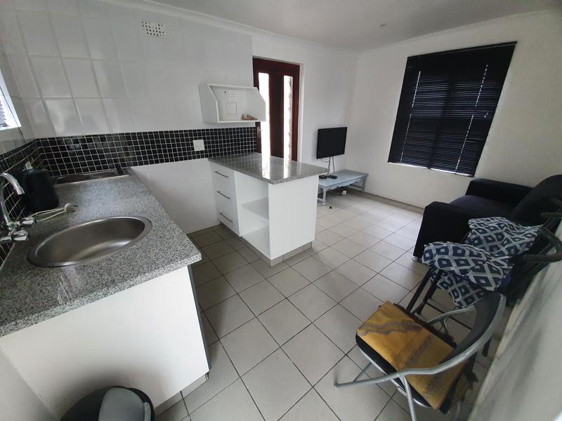 To Let 1 Bedroom Property for Rent in Walmer Estate Western Cape